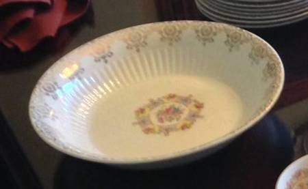 FKT3 9" Round Vegetable Bowl