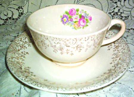 FSX133 Footed Cup & Saucer Set