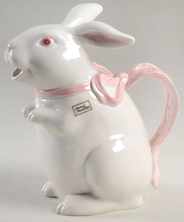 Rabbits 32 Oz Pitcher
