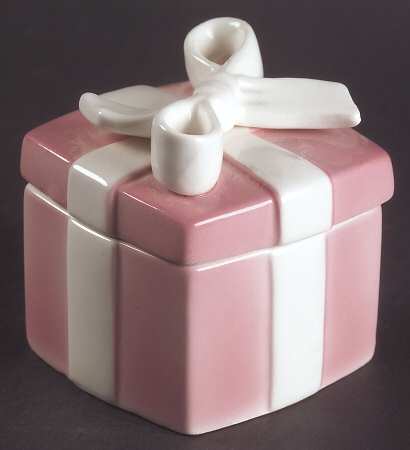 Bunny Bonnet Hill Square Box with Lid