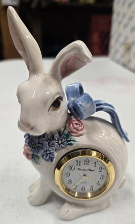 Flora Bunny-White Quartz Clock