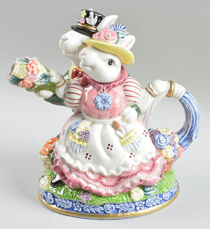 Cotton Tailors Figural Teapot & Lid