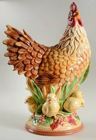 Gallo de Oro Hen Figurine