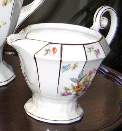 25622 Creamer