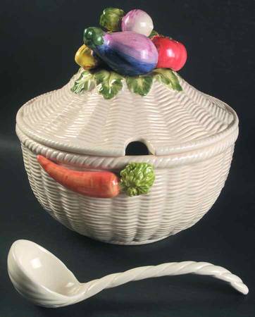 Garden Basket Tureen & Lid w/Ladle