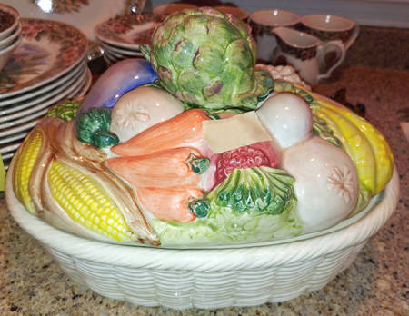 Garden Basket 3 Quart Oval Covered Casserole