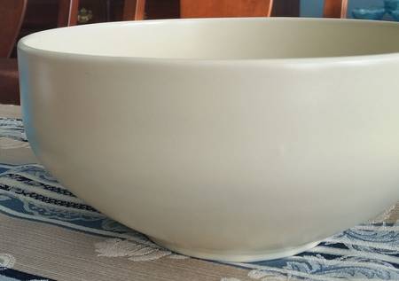 Worldview Chalk 9" Salad Serving Bowl