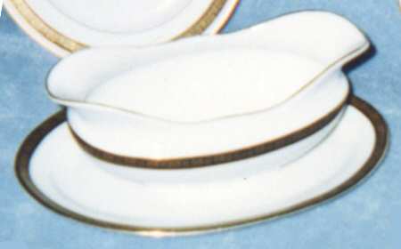 FEL10 Gravy Boat with Attached Underplate