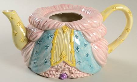 Reigning Cats & Dogs Teapot No Lid