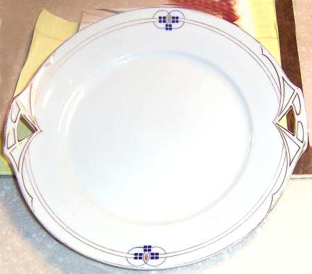FUR87 Handled Cake Plate