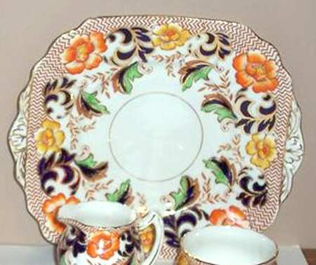 6852 Handled Cake Plate