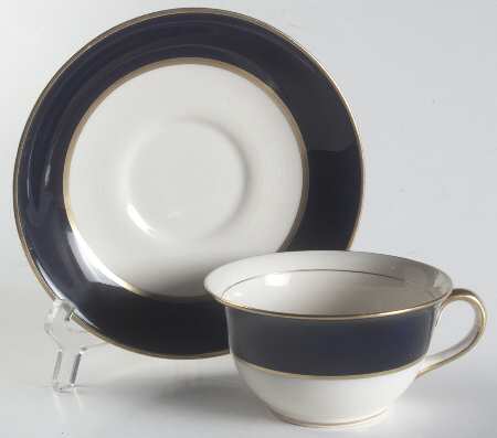 5940 Blue Footed Cup & Saucer Set