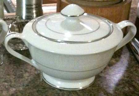 Claire Sugar Bowl & Lid