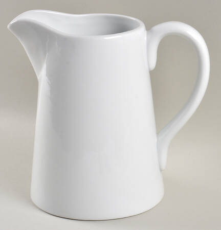 Everyday White (Porcelian) 48 Oz Pitcher