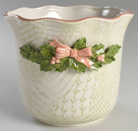 Bows and Holly 7" Cachepot