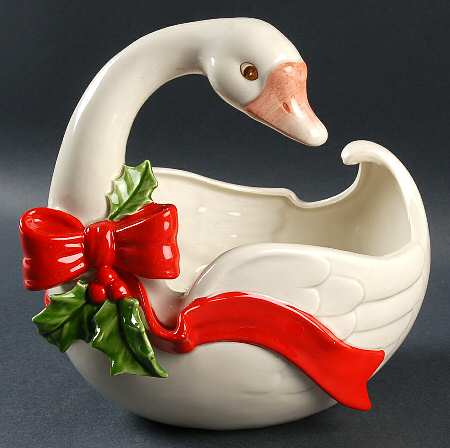 Bows and Holly 8" Planter