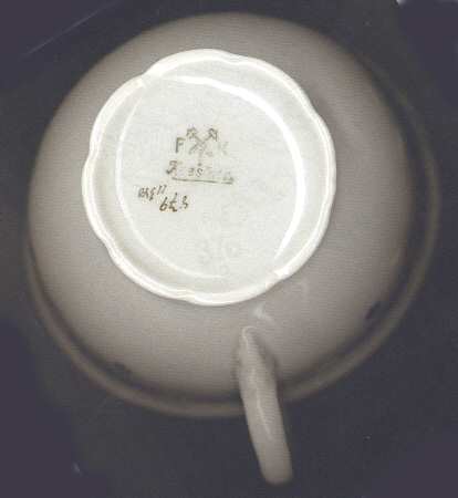 11340 Footed Cup