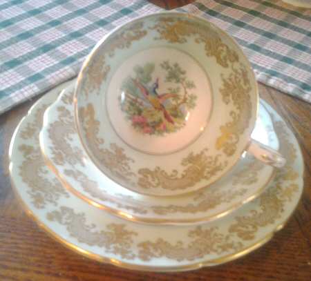 V2866 Footed Cup & Saucer Set