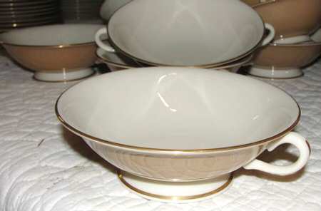 FIA11 Footed Cream Soup Bowl