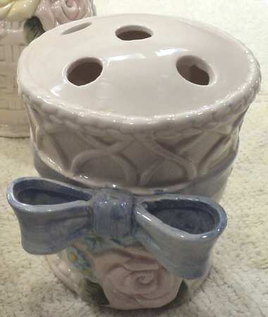 Doves Toothbrush Holder