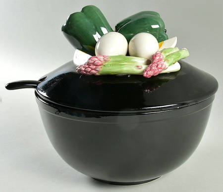 Farmers Market Tureen & Lid w/Ladle