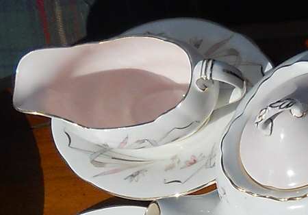 FOL65 Gravy Boat & Underplate
