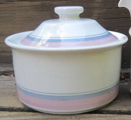 FIG25 Sugar Bowl & Lid