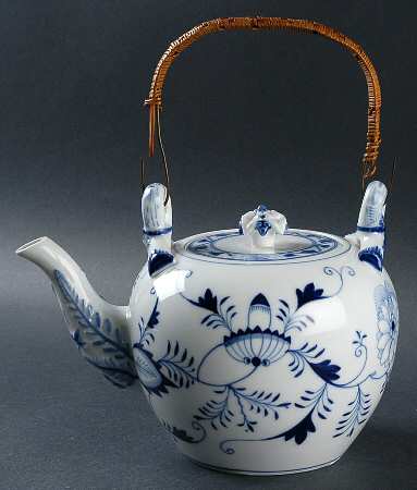 Blue Onion Teapot & Lid with Removable Top Handle