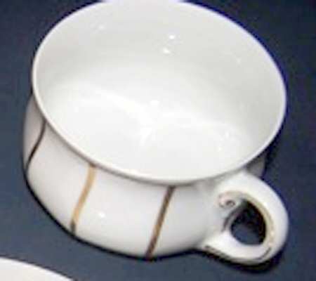 FPO12 Footed Cup