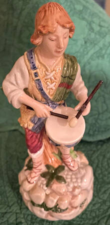 Holiday Musicals Musical Figurine