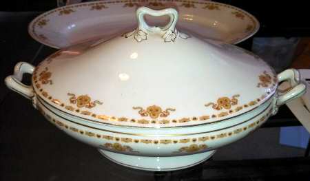 FRA62 Oval Covered Vegetable