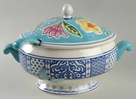 Courtyard Tureen & Lid w/Ladle