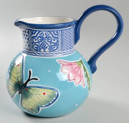 Courtyard 64 Oz Pitcher