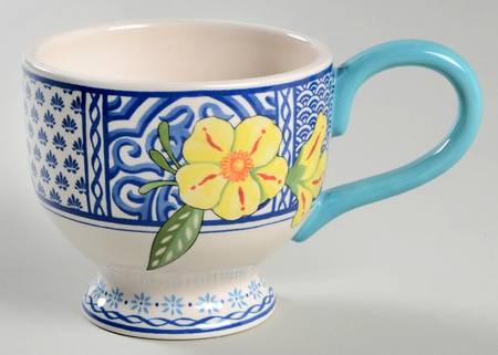 Courtyard Footed Mug