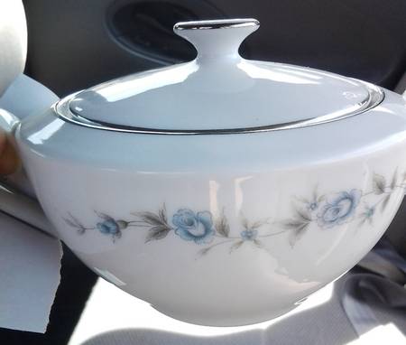 Ambrosia by Fine China of Japan