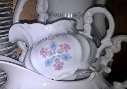 Laurel Wreath Creamer