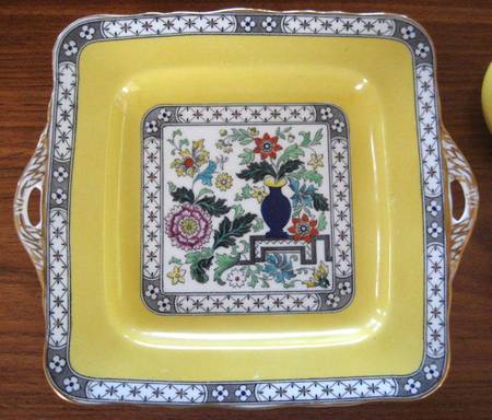 3768 (Yellow) Square Handled Cake Plate