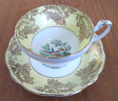 V2873 Footed Cup & Saucer Set