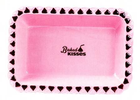 Quilted Kisses Cake Pan