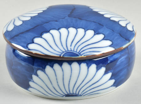 Chrysanthemum 4" Round Box & Lid