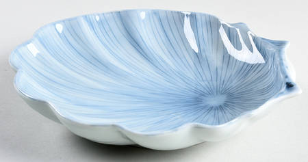 Blue Lotus 8" Shell Shaped Dish