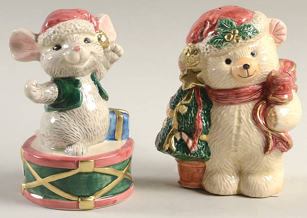 Holiday Bear Salt & Pepper Set
