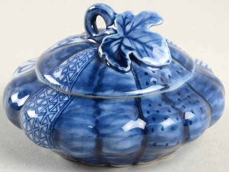FIT159 Figural Trinket Box & Lid