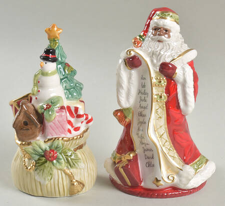 Holiday Home Figural Salt and Pepper
