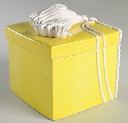 FIT179 Figural Covered Box