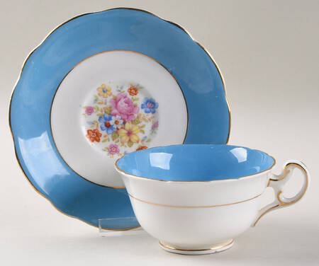 V2489 Footed Cup & Saucer Set