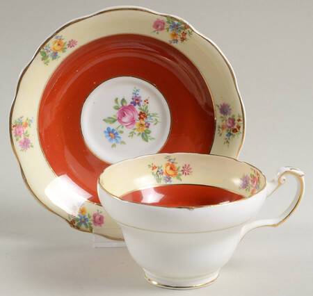 V2668 Footed Cup & Saucer Set