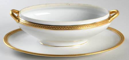 GDA27 Gravy Boat w/Attached Underplate No Lid