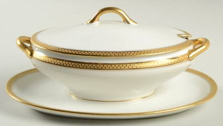 GDA5 Gravy Boat w/Attached Underplate & Lid