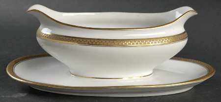 GDA5 Gravy Boat with Attached Underplate